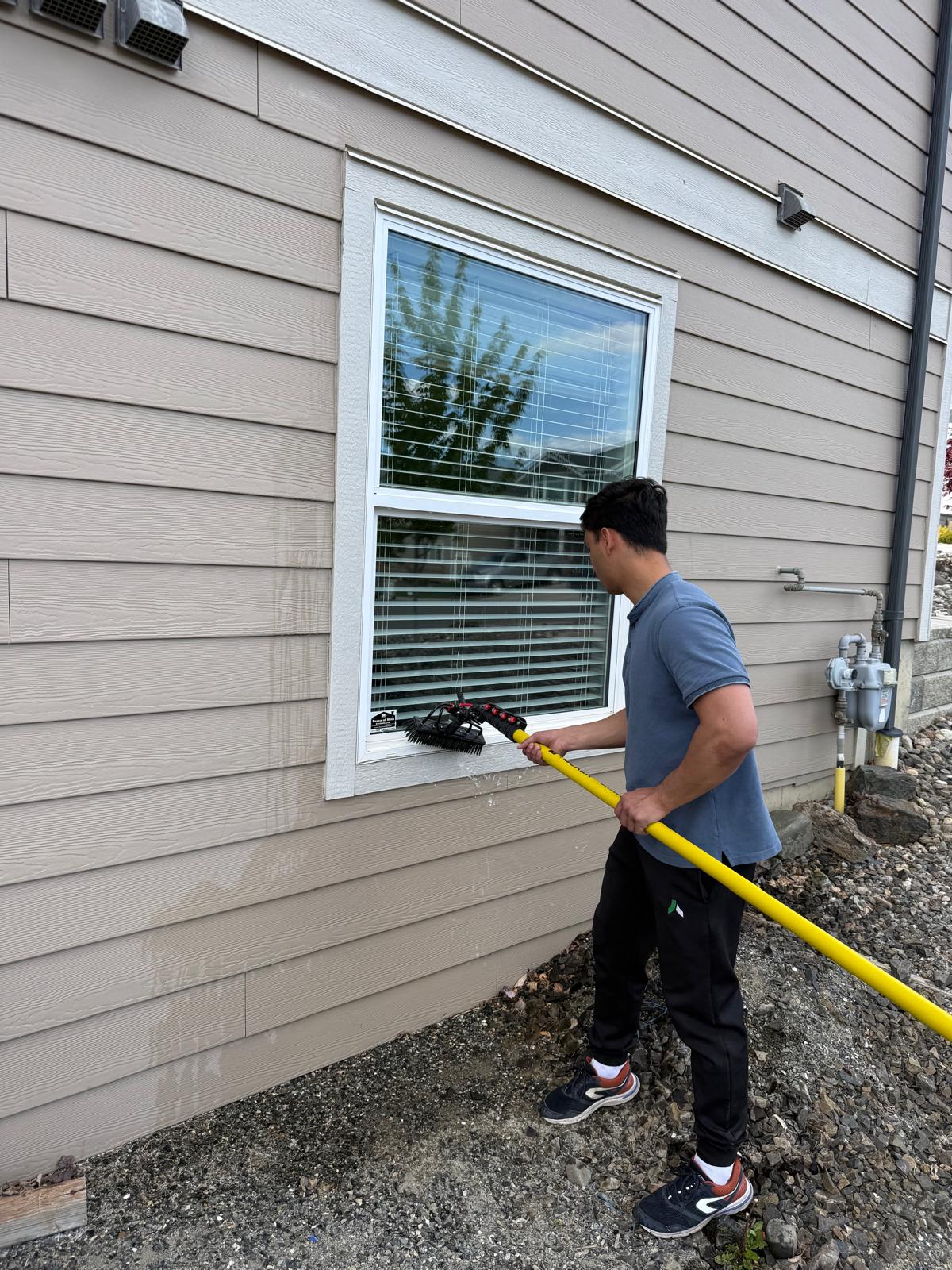 Freshly cleaned windows on a Kamloops home, project photo 6
